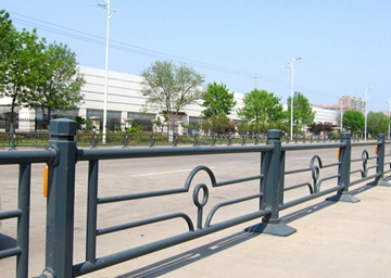 京式交通隔離護欄